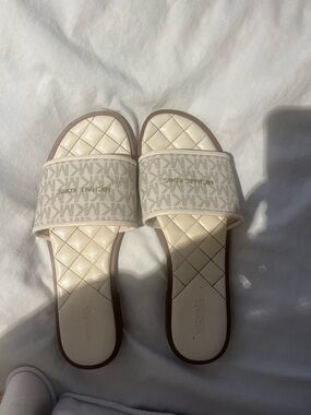 Michael Kors Beige Cream Logo Quilted Slide Sandals